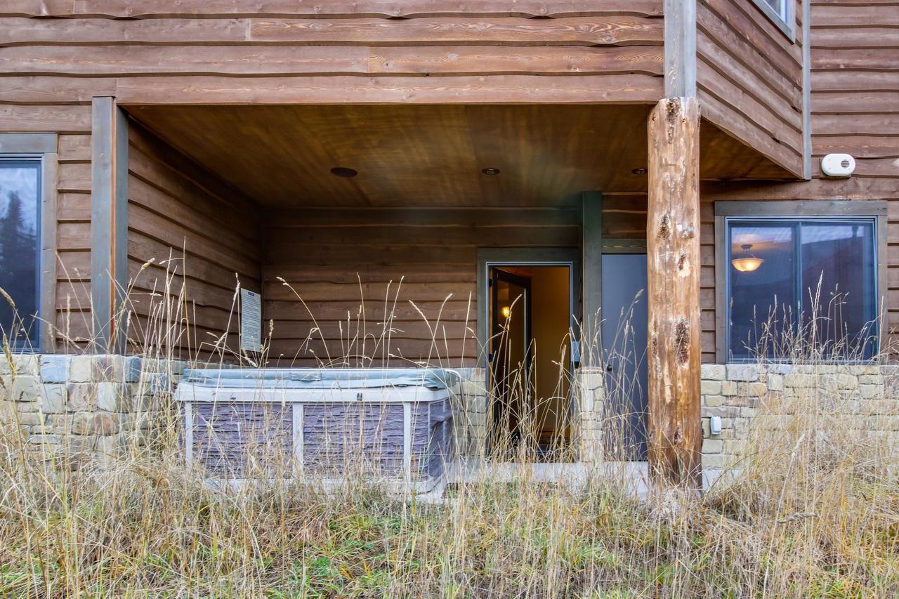Moose Jaw Retreat Villa Whitefish Exterior photo